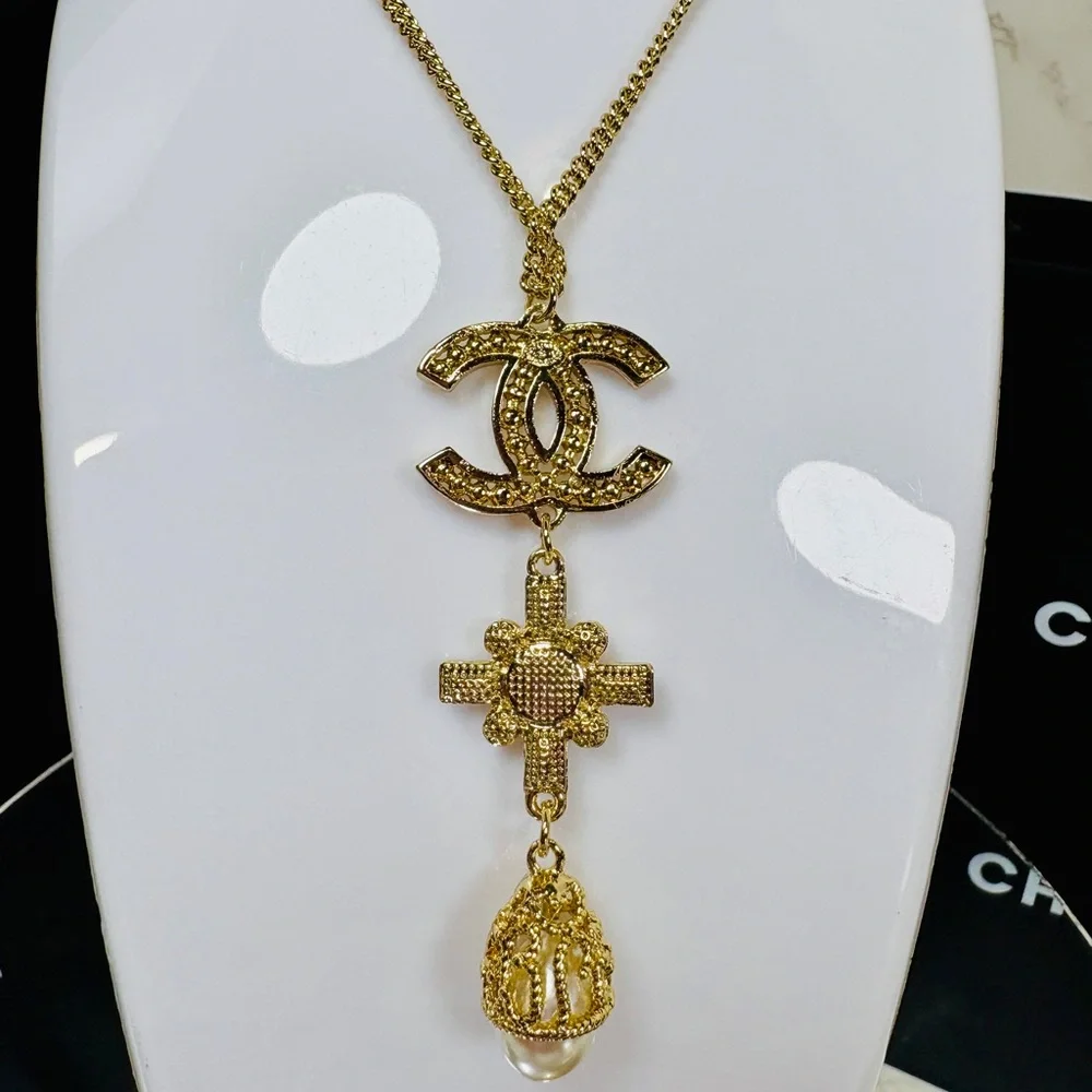 A-1FN-8: NECKLACE: Faux Pearls w/Monogram Encrusted Rhinestone Pendant, NWOT
